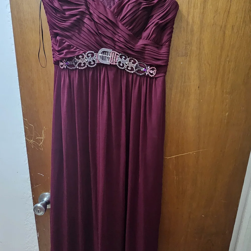 Signature by Sangria Lace and Pleated Plum Dress - Picture 4 of 5